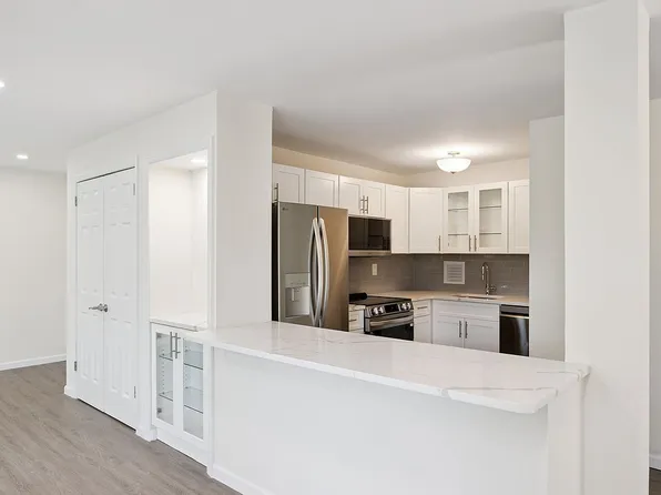 7-04 166th St #6A, Queens, NY 11357