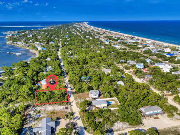 981 W Bayshore Dr, Eastpoint, FL 32328