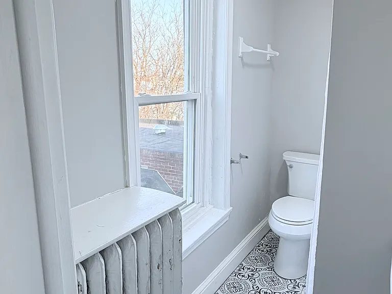 515 Fanshawe St #2 — Photo 17
