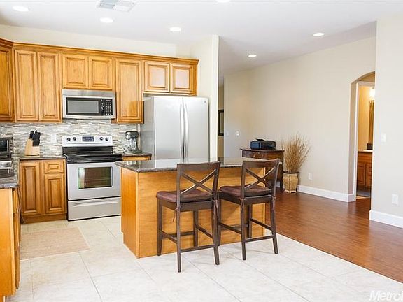 2nd image of 6901 Gardenvine Ave