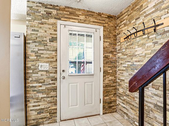 3rd image of 1206 Dahlia Court