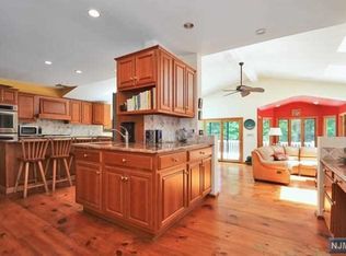 296 Werimus Rd, Woodcliff Lake, NJ 07677