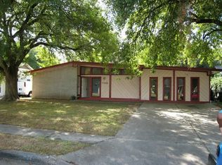 7151 Roos Rd, Houston, TX 77074