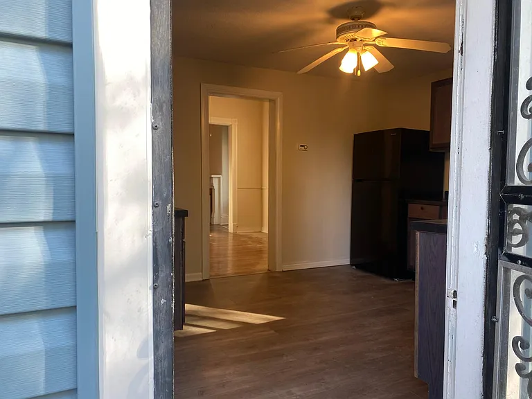 4002 Southern Pkwy — Photo 13