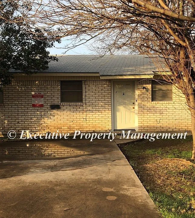 506 Sunset Ln