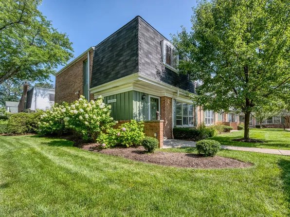 2301 W Greenleaf Ave, Chicago, IL 60645