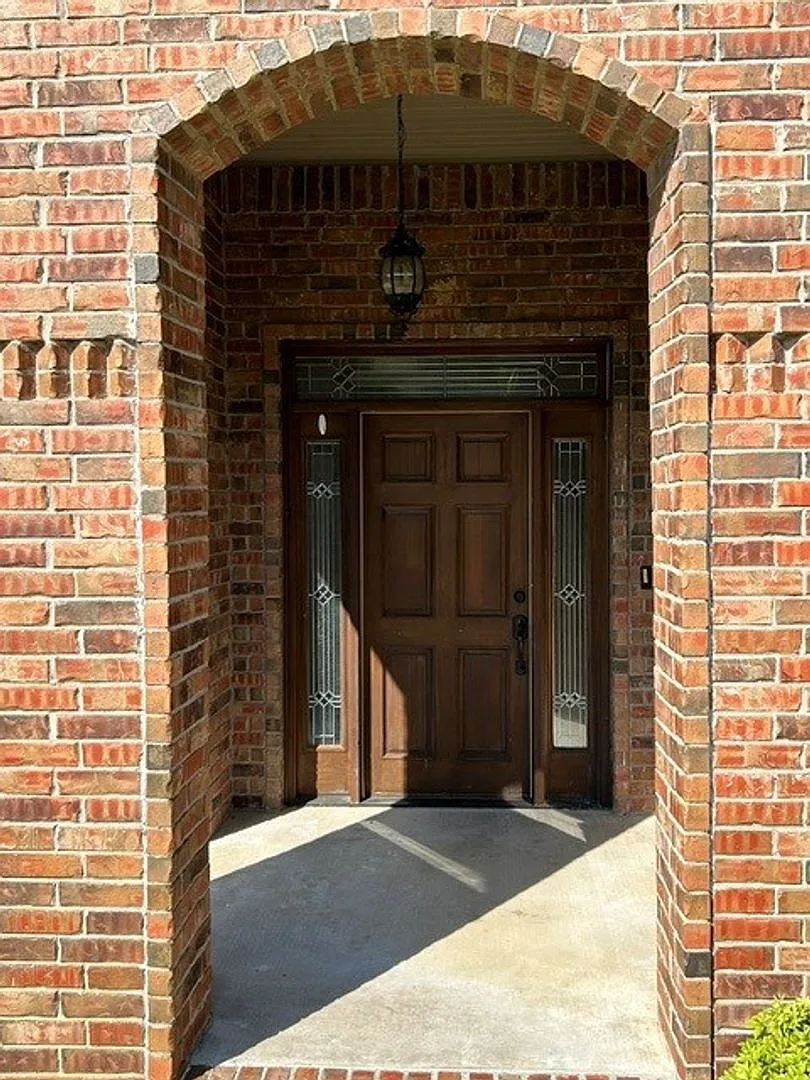 A Location With Convenience — Photo 3