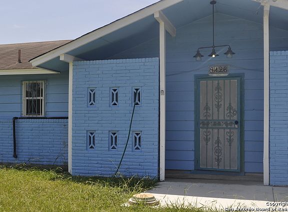 3rd image of 7126 Woodgate Dr