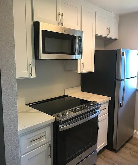 917 Sierra Vista Ave #M — Photo 10