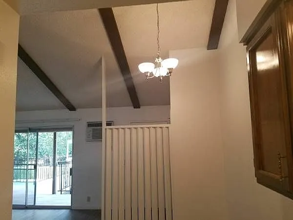 1078 Franklin Ave — Photo 24