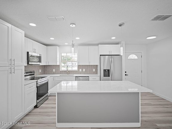 2nd image of 2107 Michigan Ave