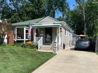 1066 Dover Rd, Pontiac, MI 48341