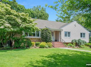 39 Wellesley Rd, Glen Rock, NJ 07452