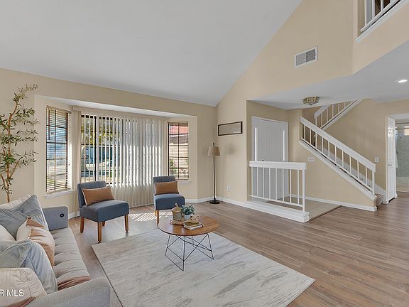 3rd image of 39360 Longhorn Ct