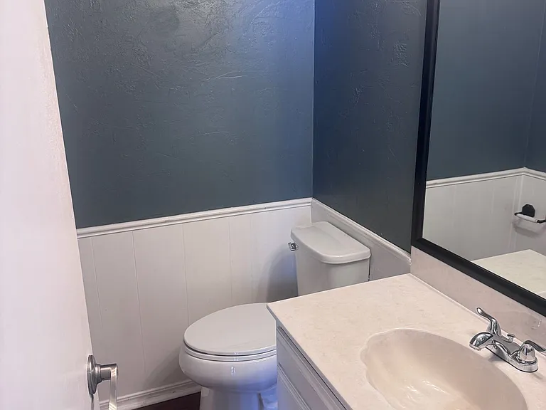 11421 N May Ave #B — Photo 10
