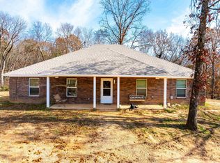 800 Strawberry River Rd, Smithville, AR 72466