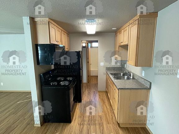 3rd image of 475 Jackson St W APT 4