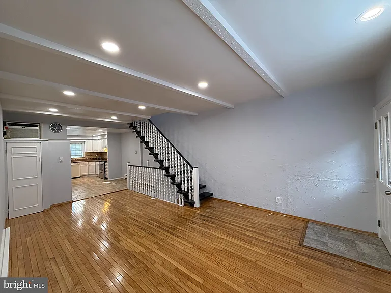 2425 S Warnock St — Photo 2