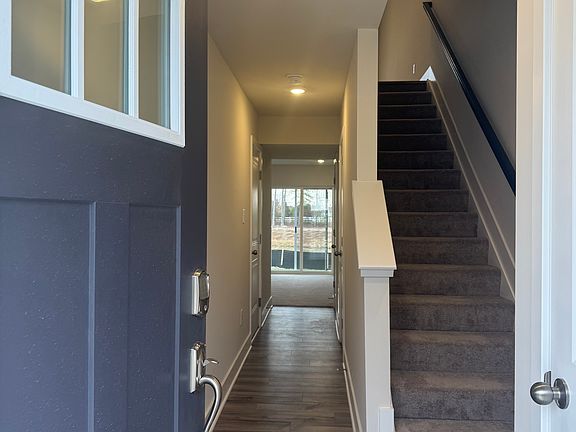 2nd image of 29371 Oxford Ln