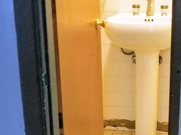 2nd image of 4511 Margaretta Ave #1
