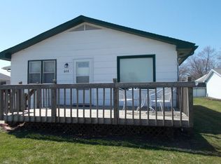 608 S Poplar St, Creston, IA 50801