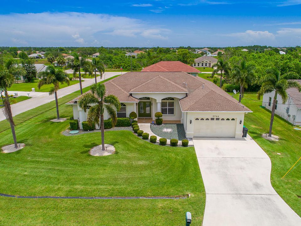 1st image of 5744 NW Eskimo Cir
