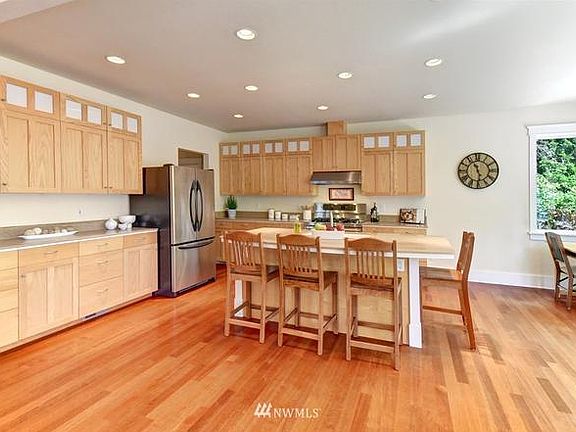 5th image of 12560 Ashworth Ave N
