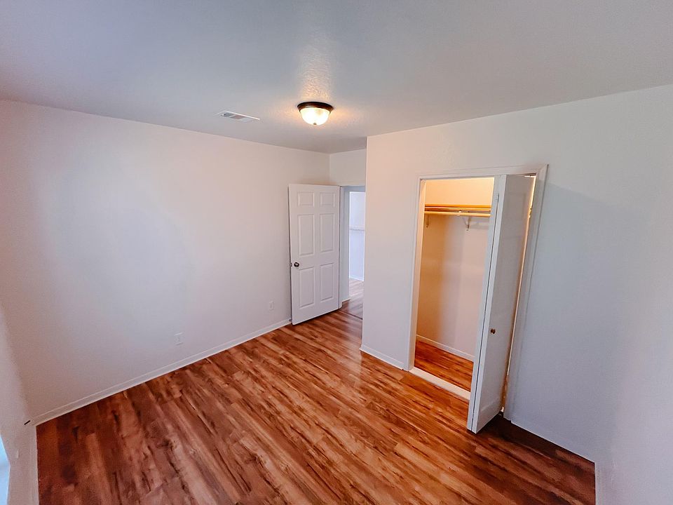1st image of 512 Humble Dr