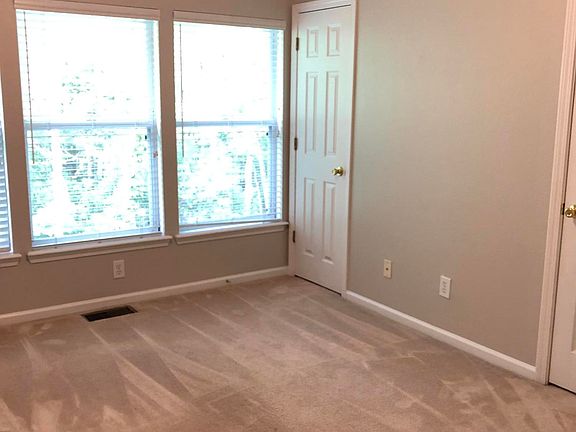 5th image of 8432 Thornbush Ct