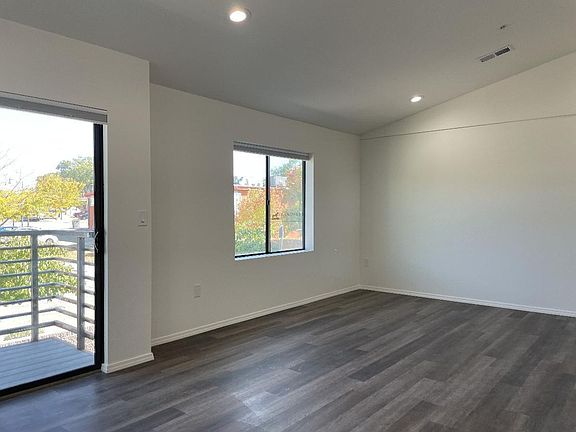5th image of 920 Shoofly St #E7