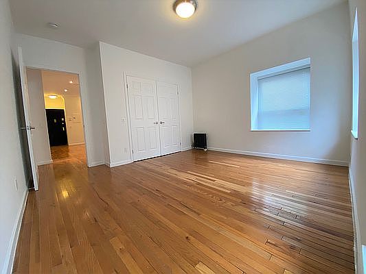 5th image of 802 Lexington Ave #2F