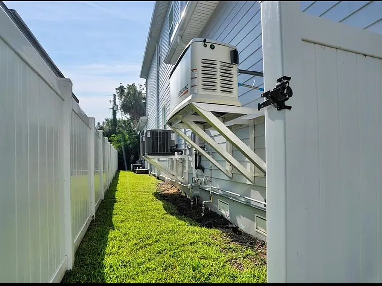 210 S Shore Crest Dr — Photo 34