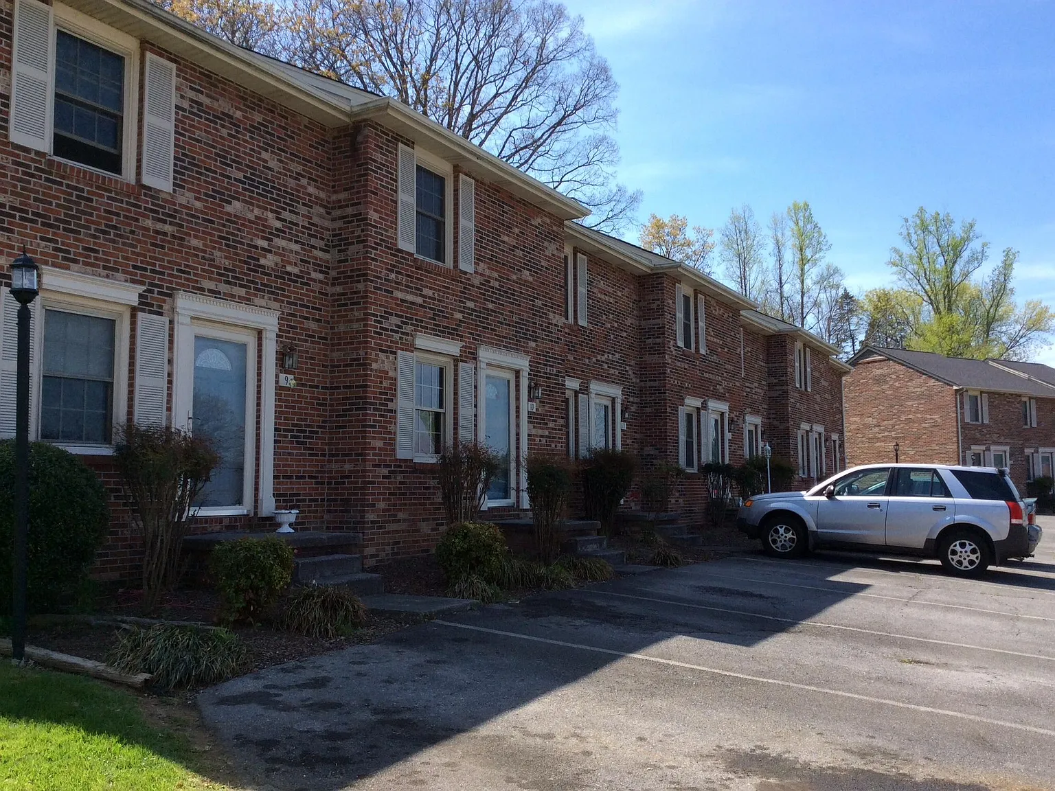 2 bed, 1.5 bath, 960 sqft, $1,100 — Photo 1