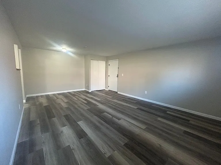 830 Nebraska Ave #5 — Photo 4