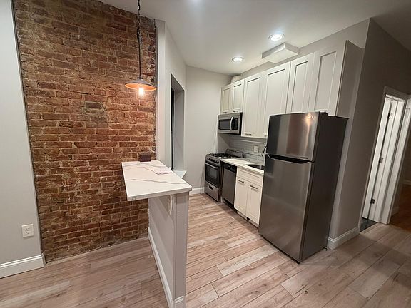 3rd image of 45 Clifton Pl #2C
