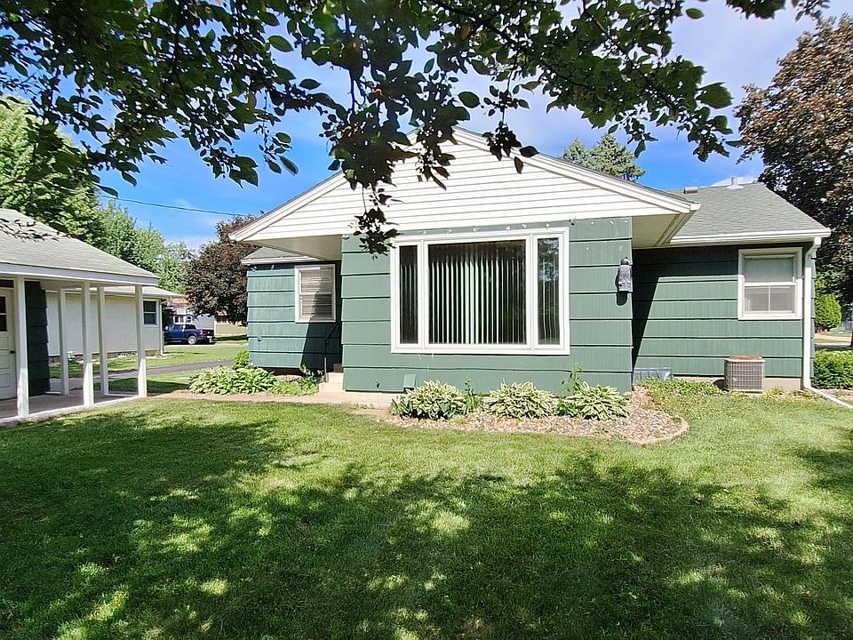 1887 Oxford St N, Roseville, MN 55113 | Zillow