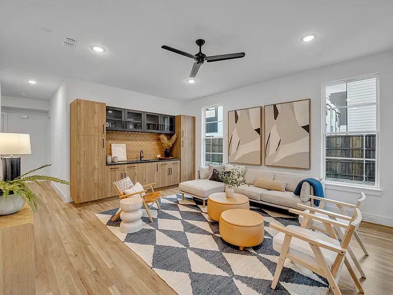 1512 Villars St — Photo 30