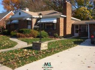 26710 Oakland St, Roseville, MI 48066