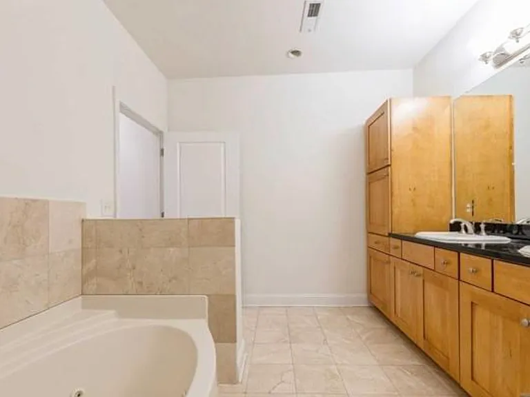 20 Port Imperial Ave #324 — Photo 15
