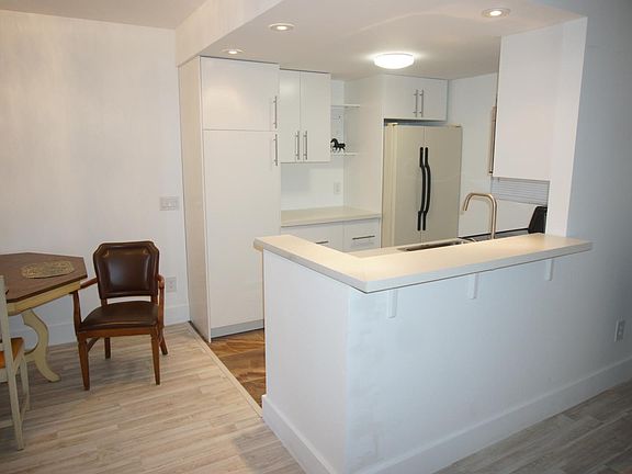 4th image of 1230 NE 139th St APT 407