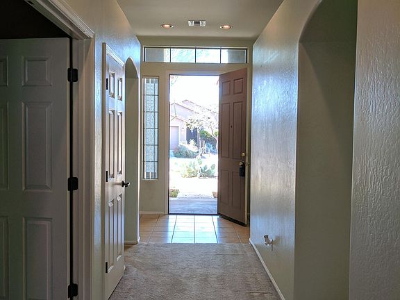 Entrance with recessed lighting