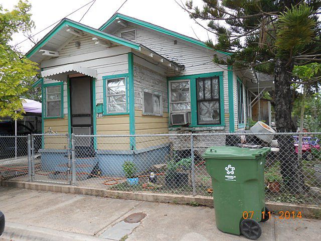 1st image of 1134 E 8th St