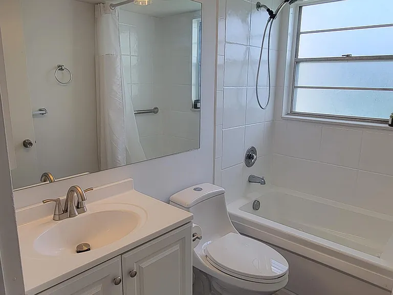 613 Fanshaw Way — Photo 7