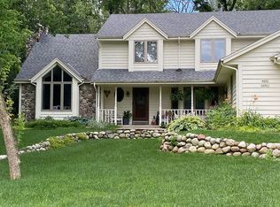 W277N2793 Chicory Ln, Pewaukee, WI 53072