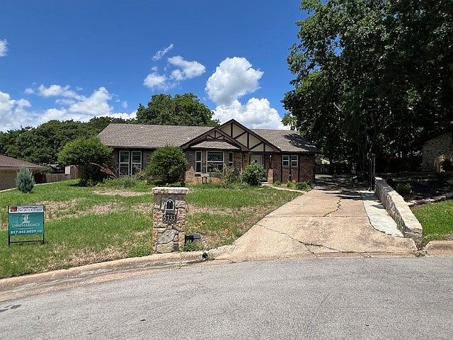 1st image of 6733 Greendale Ct