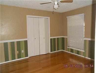 4th image of 3701 Wendell Dr