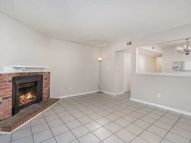 8005 Horse Chestnut Ln — Photo 7