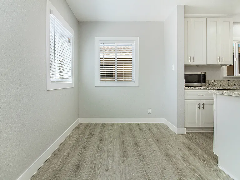 Ellis Street Duplex — Photo 11