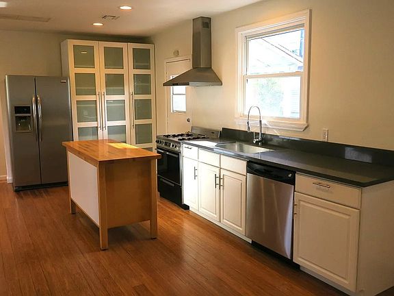 4th image of 10712 Cumpston St