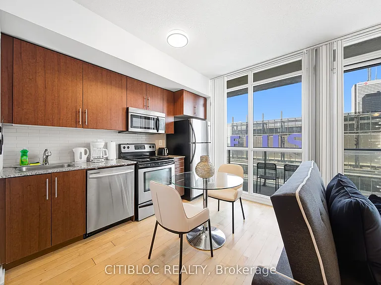 65 Bremner Blvd #4007 — Photo 25
